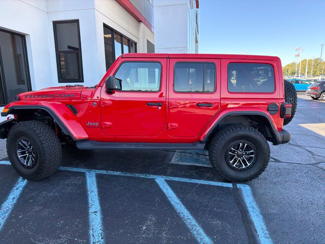 Used 2025 Jeep Wrangler Unlimited Rubicon AWD/4WD image 7