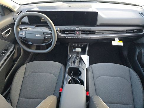 New 2025 Kia K4 LXS image 19