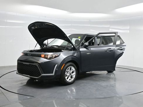 Used 2023 Kia Soul LX w/ LX Technology Package image 39