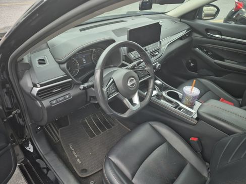 Used 2023 Nissan Altima 2.5 SR w/ SR Premium Package AWD/4WD image 5
