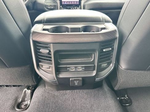 Used 2025 RAM 2500 Laramie AWD/4WD image 15