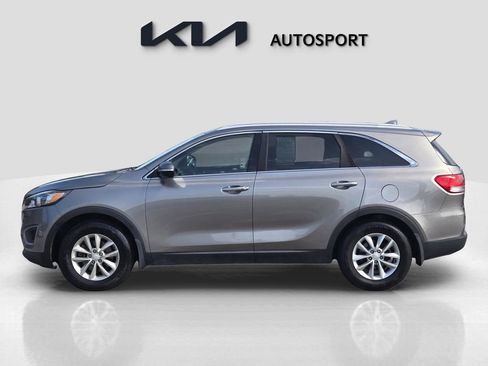Used 2018 Kia Sorento LX image 15