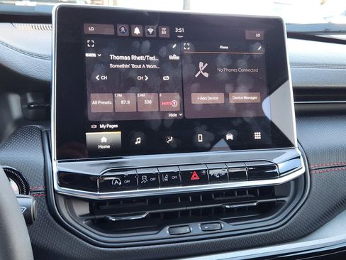 New 2025 Jeep Compass Trailhawk image 17