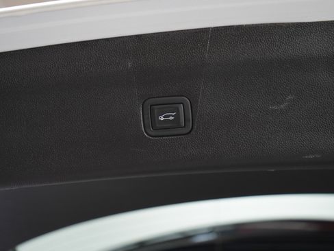 Used 2024 Buick Enclave Avenir w/ Avenir Technology Package image 11