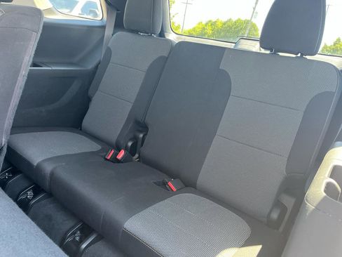Used 2019 Chevrolet Traverse LT FWD image 18