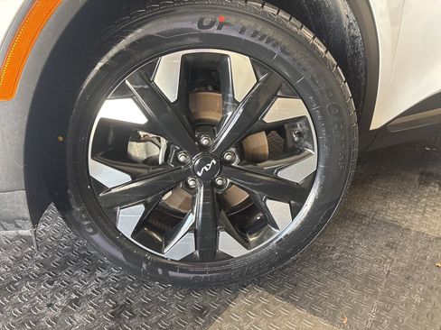 Used 2023 Kia Sportage X-Line w/ X-Line Premium Package image 3