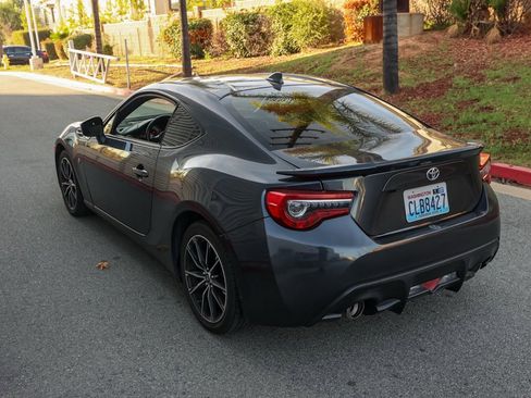 Used 2019 Toyota 86 image 6