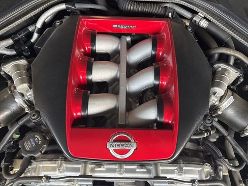 Used 2018 Nissan GT-R NISMO image 27
