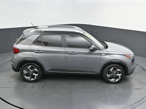 Used 2023 Hyundai Venue Limited FWD image 27