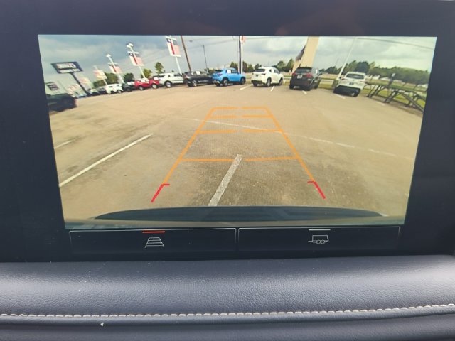 Used 2024 GMC Yukon SLT AWD/4WD image 16