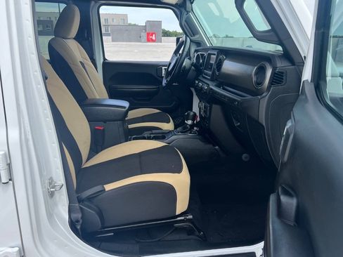 Used 2018 Jeep Wrangler Unlimited Sport S AWD/4WD image 22