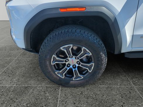 Used 2024 GMC Canyon AT4 w/ AT4 Premium Package image 13