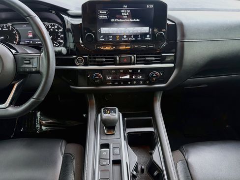 Used 2022 Nissan Pathfinder SL w/ SL Black Package FWD image 19