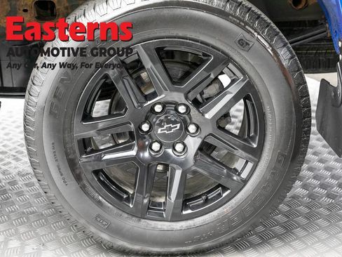 Used 2024 Chevrolet Silverado 1500 Custom w/ LPO, Dark Essentials Package AWD/4WD image 8