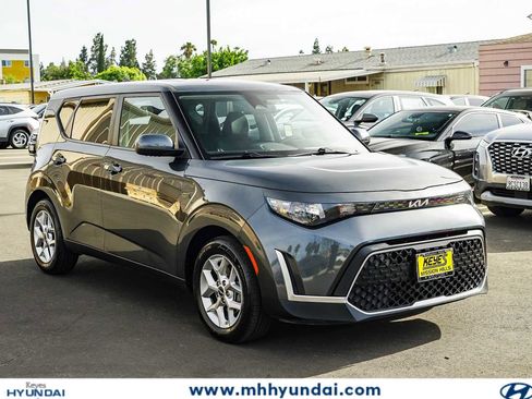 Used 2023 Kia Soul LX w/ Option Group 015 FWD image 5