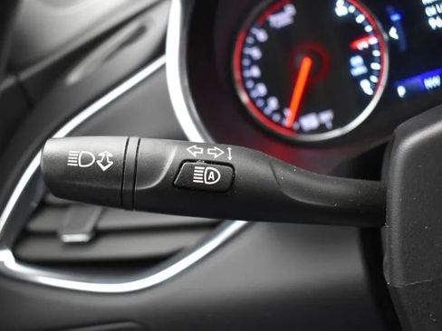 Used 2024 Chevrolet Malibu LT image 24