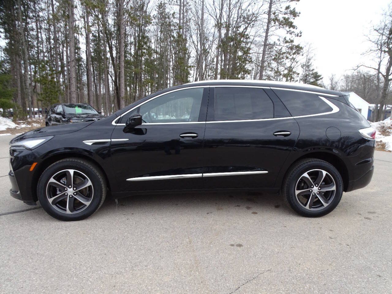 Used 2022 Buick Enclave AWD Essence w/ Sport Touring Edition image 6