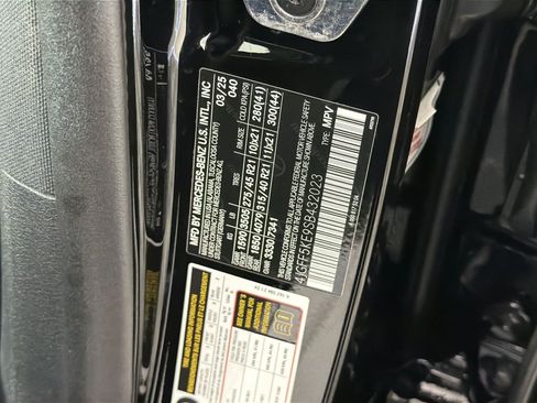 Used 2025 Mercedes-Benz GLS 450 4MATIC image 30
