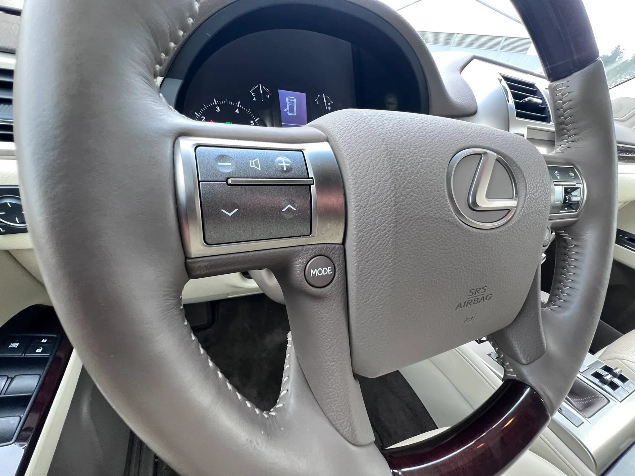 Used 2014 Lexus GX 460 Luxury AWD/4WD image 32