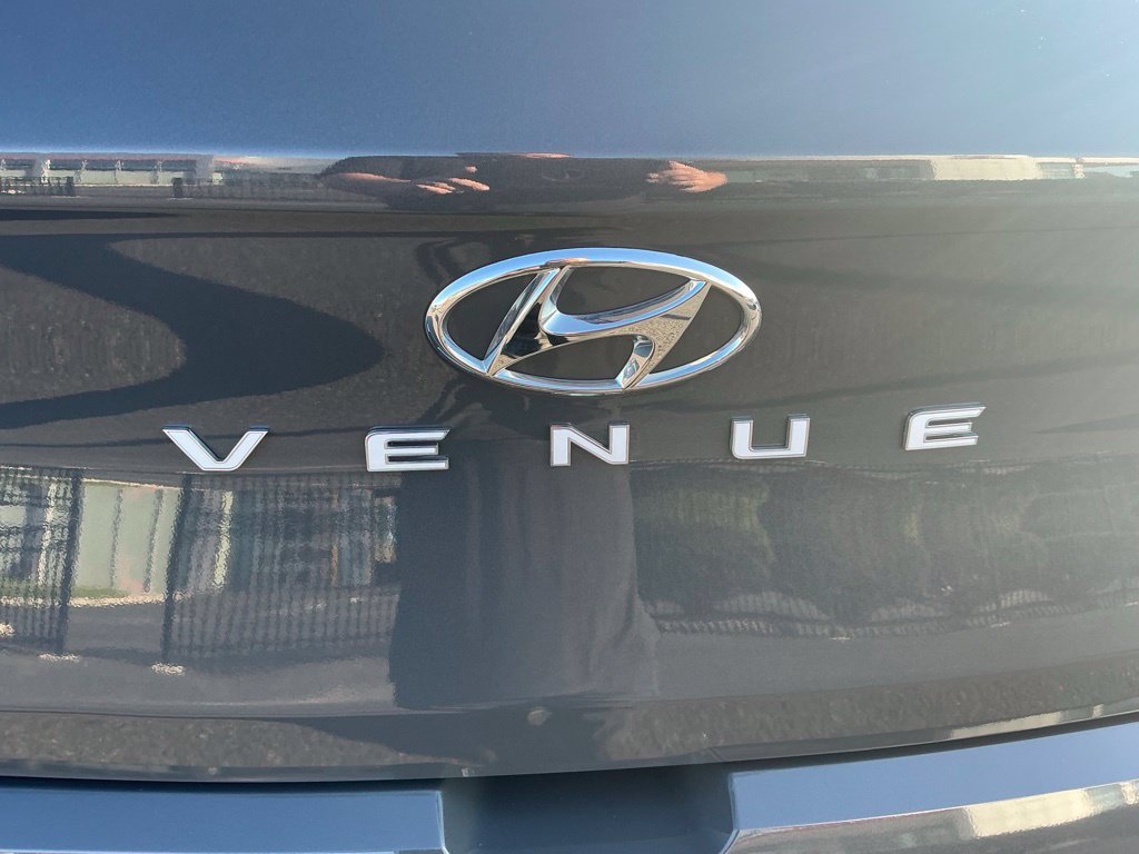 Certified 2023 Hyundai Venue Limited FWD image 9