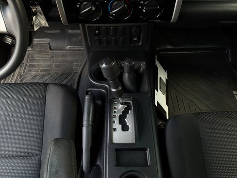 Used 2013 Toyota FJ Cruiser 4WD image 13