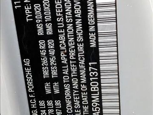 Used 2021 Porsche Macan image 23