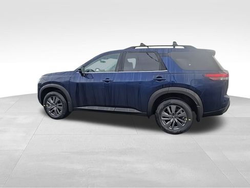 New 2025 Nissan Pathfinder SV image 5