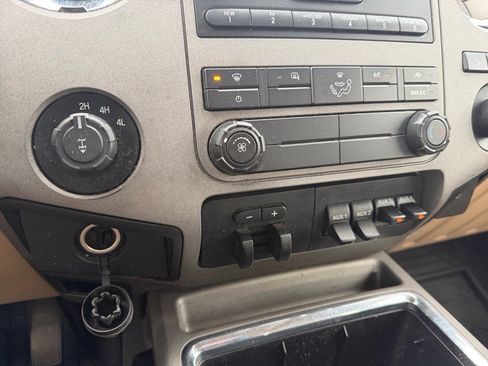 Used 2011 Ford F350 XLT w/ XLT Appearance Pkg image 21