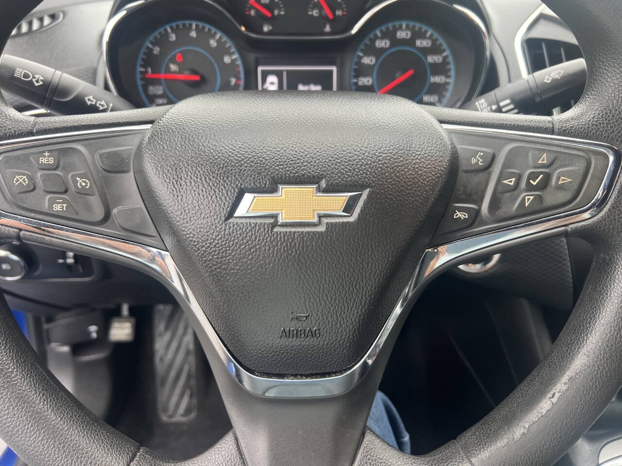Used 2017 Chevrolet Cruze LT w/ Convenience Package FWD image 14
