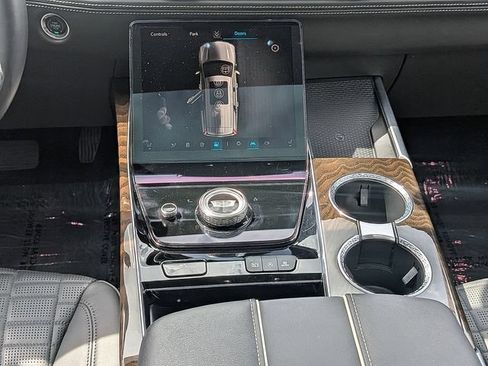 Certified 2025 Cadillac Escalade ESV Premium Luxury Platinum w/ LPO, Floor Liner Package AWD/4WD image 19