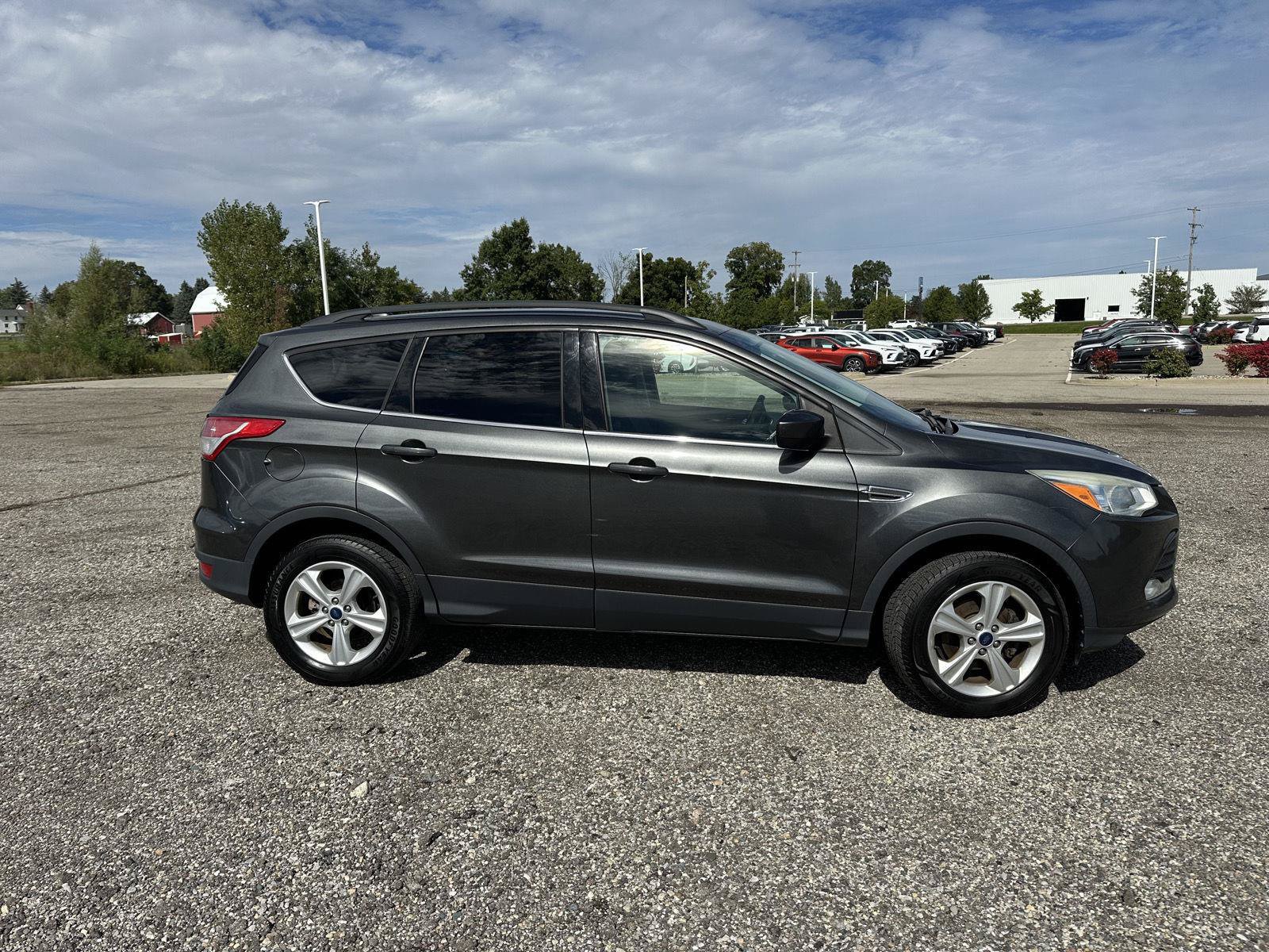 Used 2016 Ford Escape SE w/ Equipment Group 201A FWD image 18
