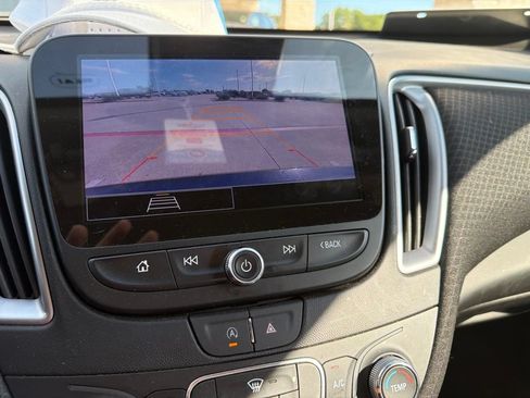 Used 2025 Chevrolet Malibu LS FWD image 10