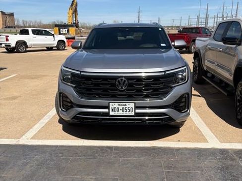 Used 2024 Volkswagen Atlas Cross Sport SEL R-Line image 17