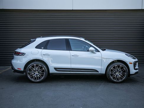 Certified 2026 Porsche Macan image 8