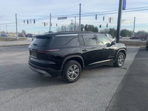 Used 2025 Chevrolet Traverse LT image 5
