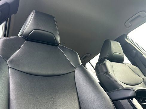 Used 2025 Toyota Corolla Cross XLE image 20