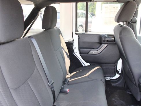 Used 2016 Jeep Wrangler Unlimited Sport w/ Quick Order Package 24S AWD/4WD image 17