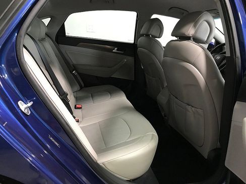 Used 2015 Hyundai Sonata Sport w/ Option Group 03 FWD image 19