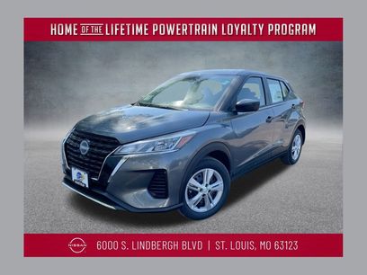 New 2025 Nissan Kicks Play S
