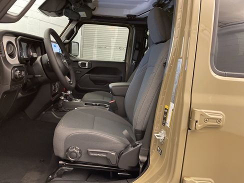 New 2026 Jeep Gladiator Sport image 14