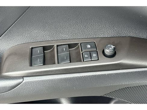 Certified 2022 Toyota Camry SE FWD image 12