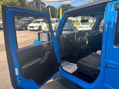 Used 2011 Jeep Wrangler Unlimited Sport image 10