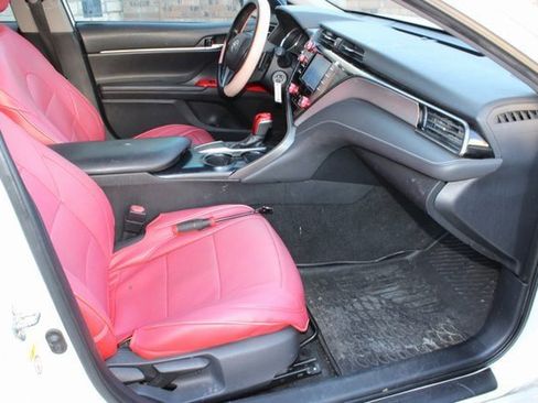 Used 2019 Toyota Camry SE image 15