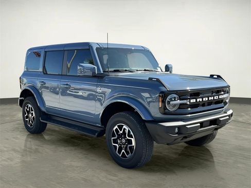 New 2025 Ford Bronco Outer Banks image 11