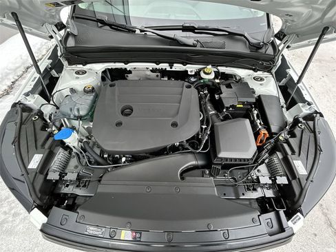 New 2026 Volvo XC40 B5 Plus w/ Protection Package Premier image 14