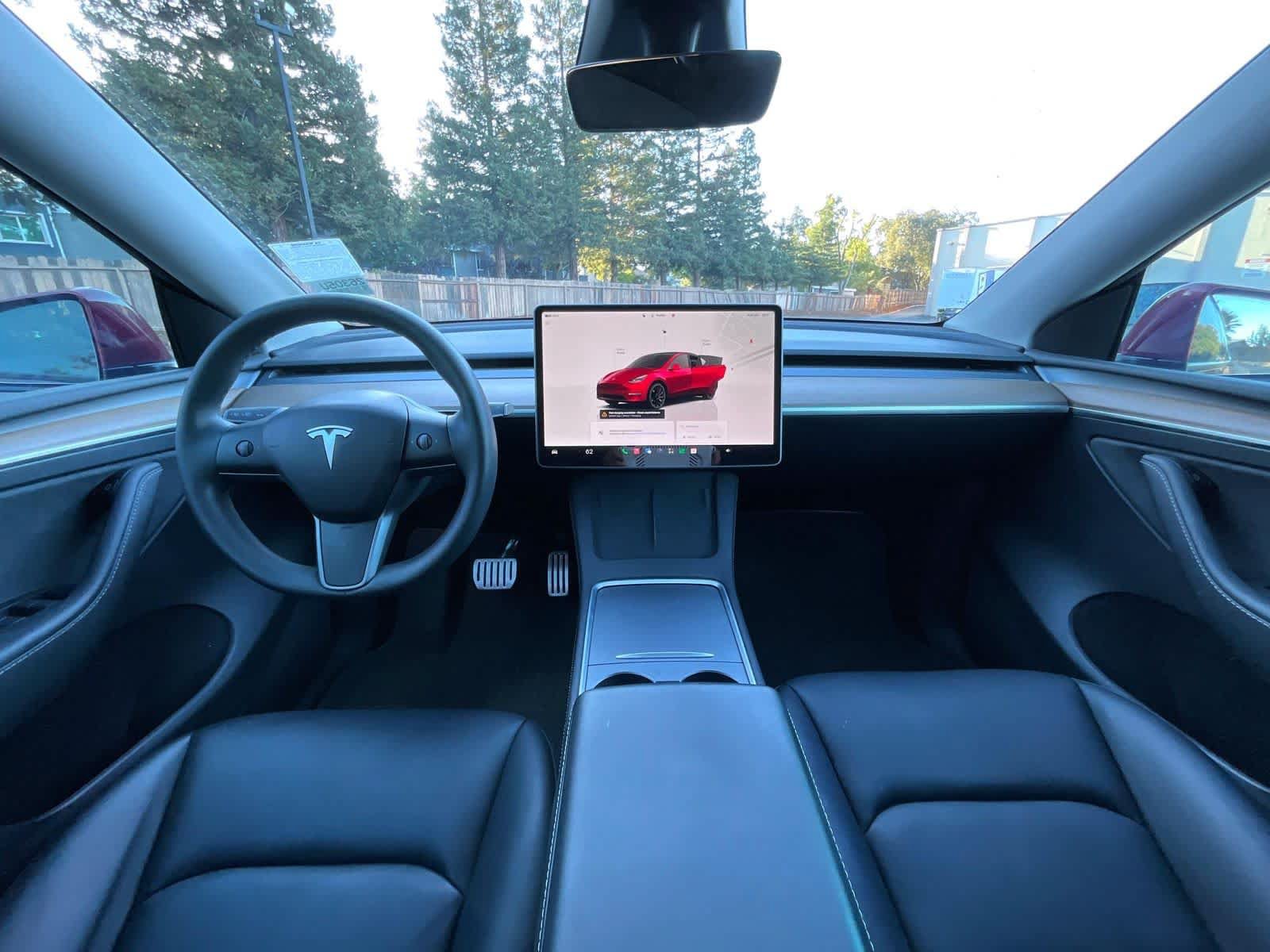Used 2024 Tesla Model Y Performance AWD/4WD image 5