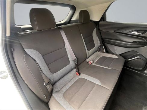 Used 2022 Chevrolet TrailBlazer LT w/ Confidence II Package FWD image 27