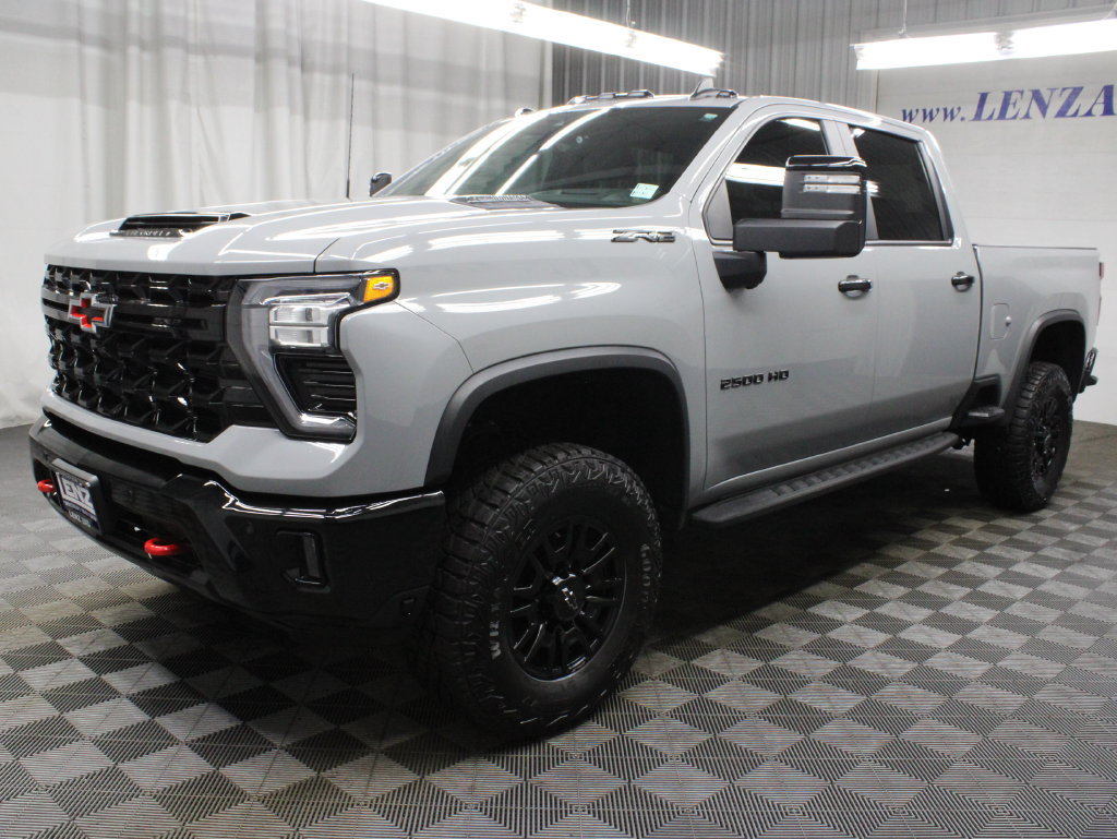 Used 2025 Chevrolet Silverado 2500 ZR2 w/ Technology Package AWD/4WD image 9