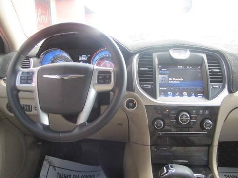 Used 2013 Chrysler 300 RWD image 18