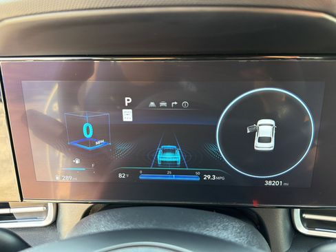 Used 2025 Hyundai Elantra SEL image 19